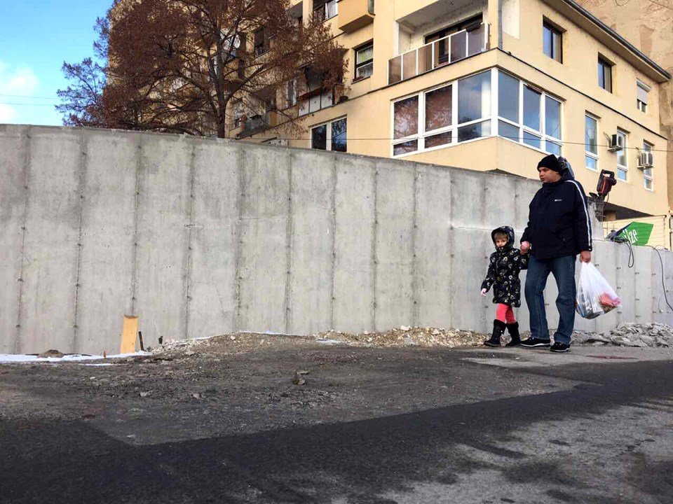 bir-de-facto-sinir-mitrovice