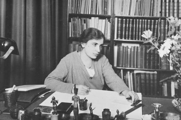 psikanalizin-varisi-anna-freud