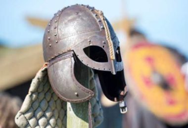 evde-ve-savasta-viking-kadinlari