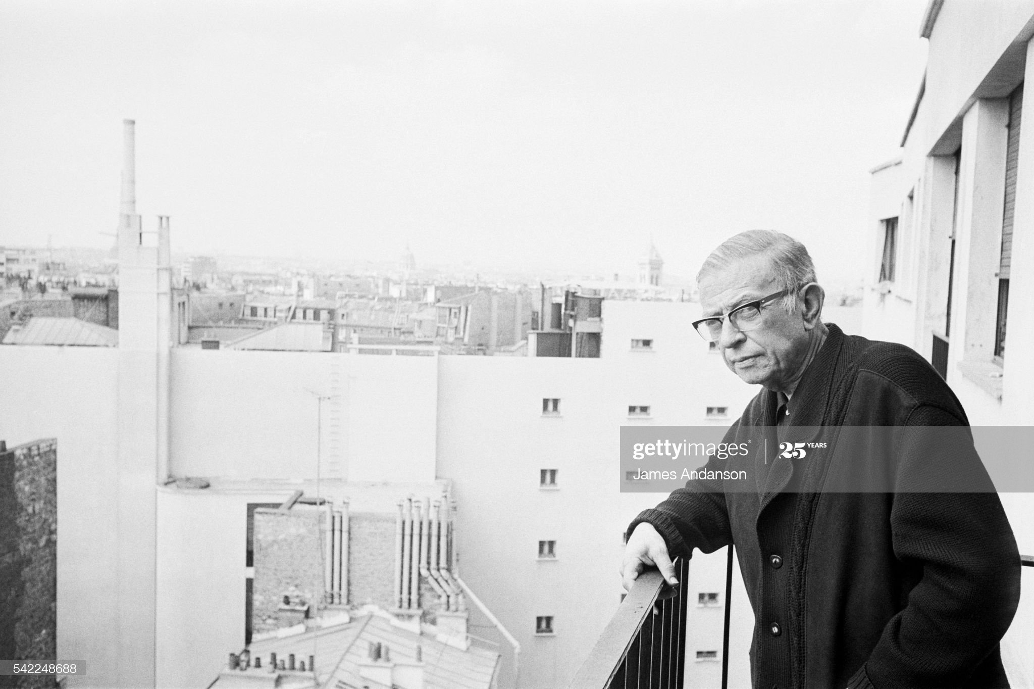 varolusculuk-ve-sartre-uzerine